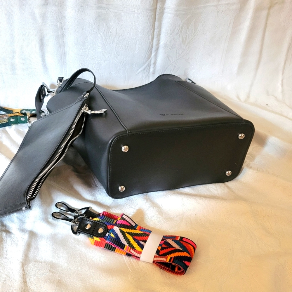 Bostanten Black Bucket Bag